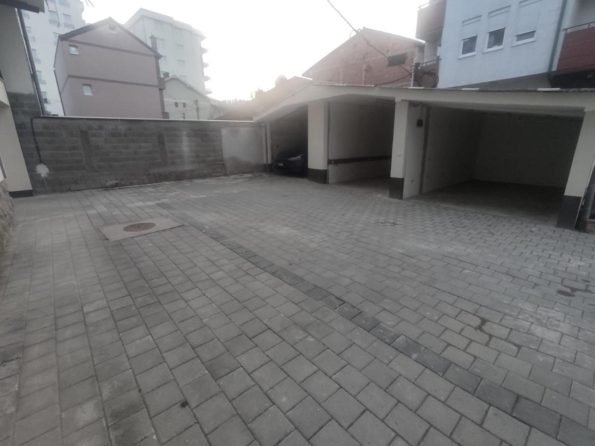 Park Apartment *